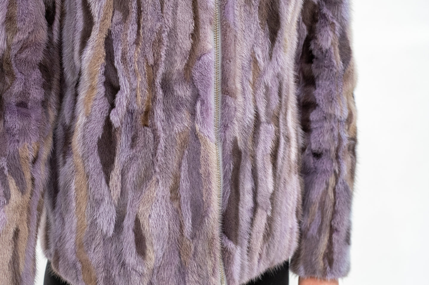 Kurze Nerzjacke mit Kapuze
